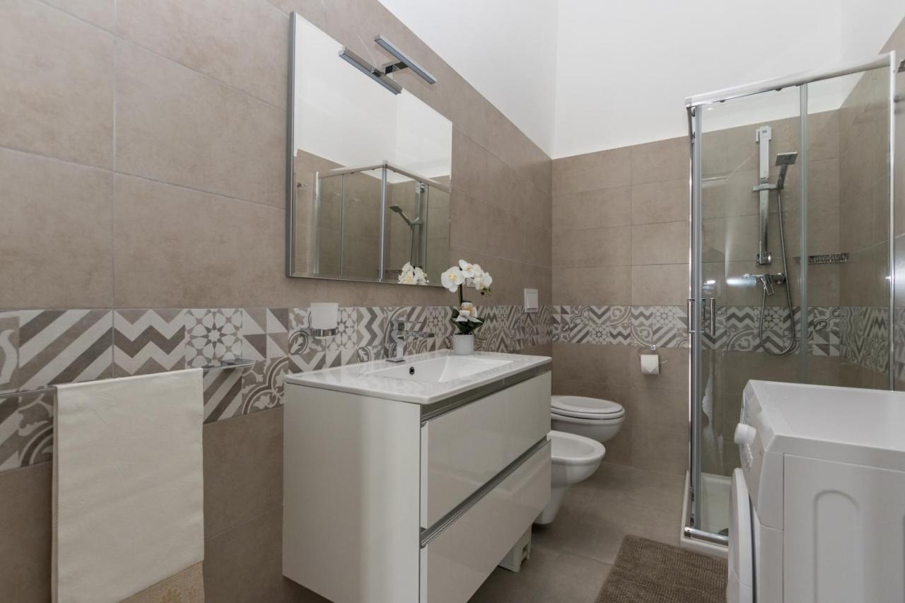 Drooms. Felline Екстериор снимка