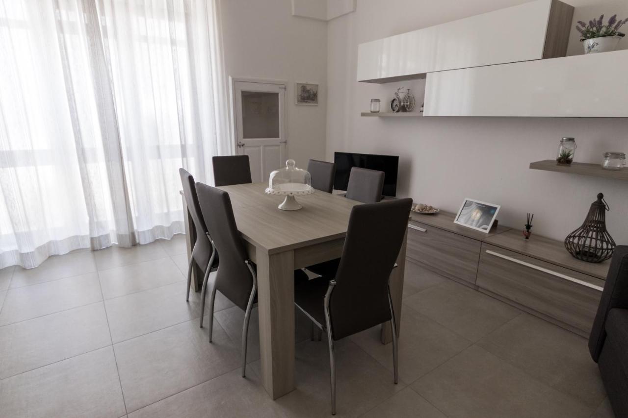 Drooms. Felline Екстериор снимка
