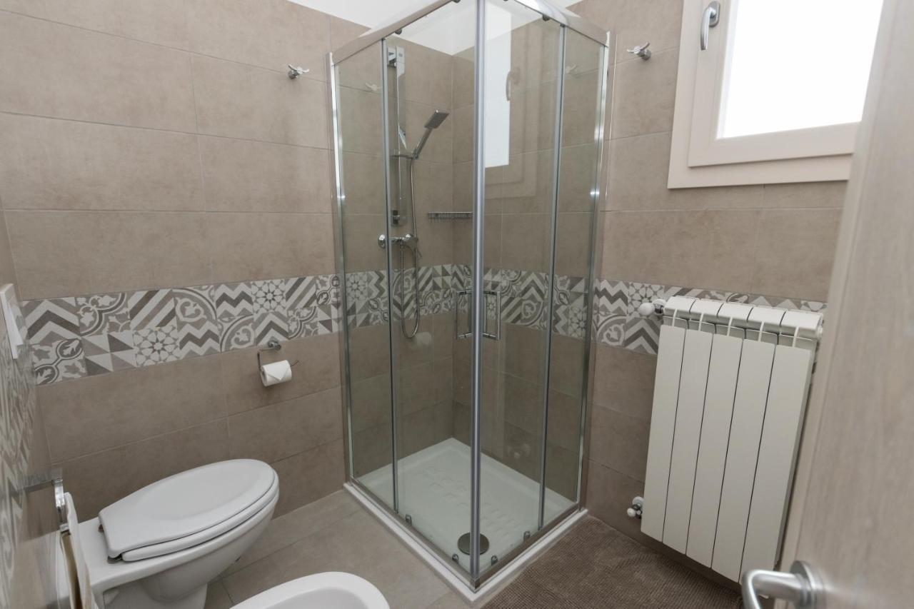 Drooms. Felline Екстериор снимка