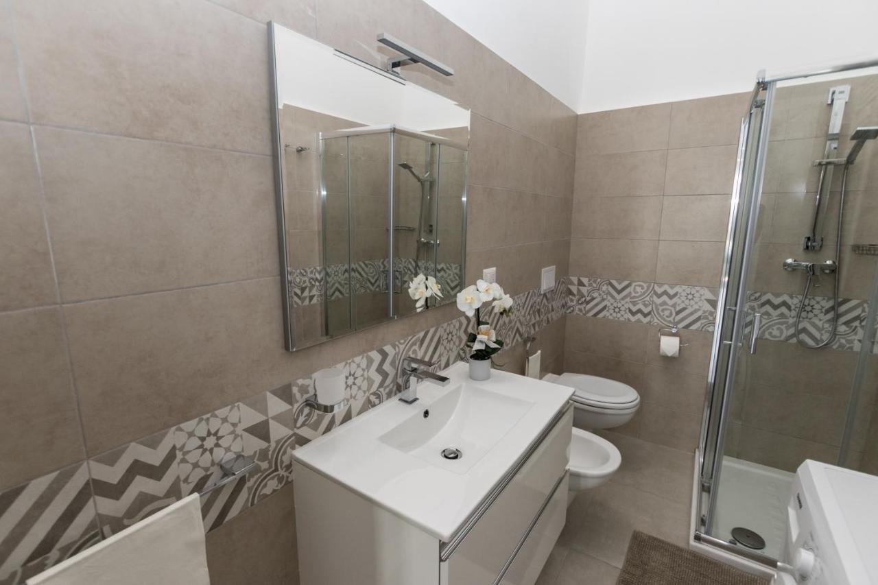 Drooms. Felline Екстериор снимка