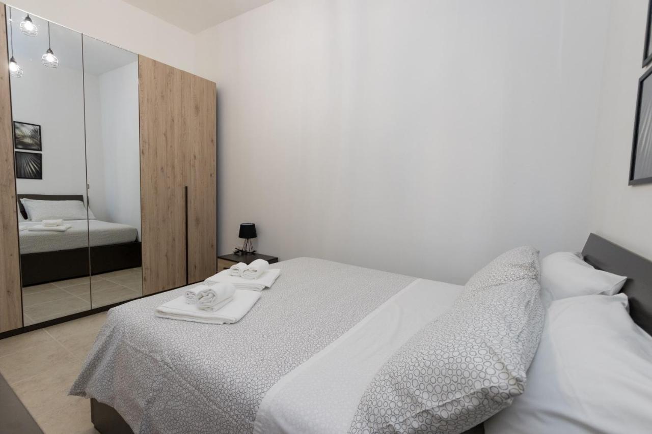 Drooms. Felline Екстериор снимка